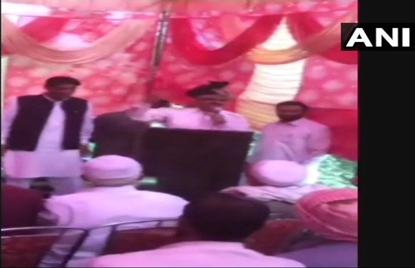 नेशनल कांफ्रेंस के विधायक जावेद राणा ने धारा 370 को ले विवादित बयान दिया (Photo Courtesy- ANI) नेशनल कांफ्रेंस के विधायक जावेद राणा ने धारा 370 को ले विवादित बयान दिया (Photo Courtesy- ANI)