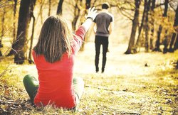 आधी दुनियाः हमारी थोड़ी-सी बेवफाई..