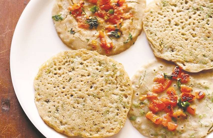 चीला देश भर में खाया जाता है। चीले का ही एक रूप है दक्षिण भारत में खाया जाने वाला उत्तपम। चीला देश भर में खाया जाता है। चीले का ही एक रूप है दक्षिण भारत में खाया जाने वाला उत्तपम।