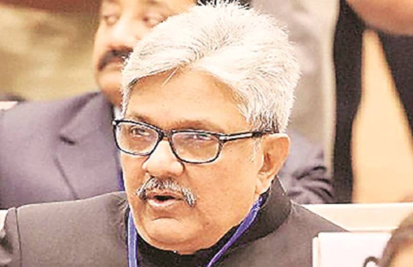 सुप्रीम कोर्ट के जजों ने सोमवार को प्रधान न्यायाधीश दीपक मिश्रा से इस मुद्दे पर मुलाकात की और केंद्र के फैसले पर अपना विरोध जताया।