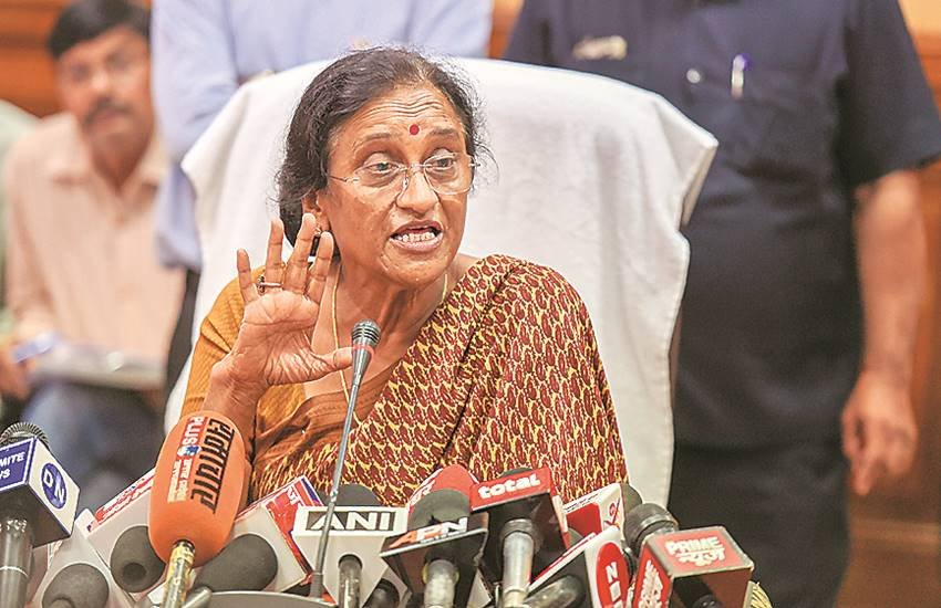 प्रदेश की महिला और परिवार कल्याण मंत्री रीता बहुगुणा जोशी ने इस मामले पर मुख्यमंत्री से मुलाकात के बाद बताया कि योगी के आदेश पर देवरिया के जिलाधिकारी सुजीत कुमार को हटा दिया गया है। 
