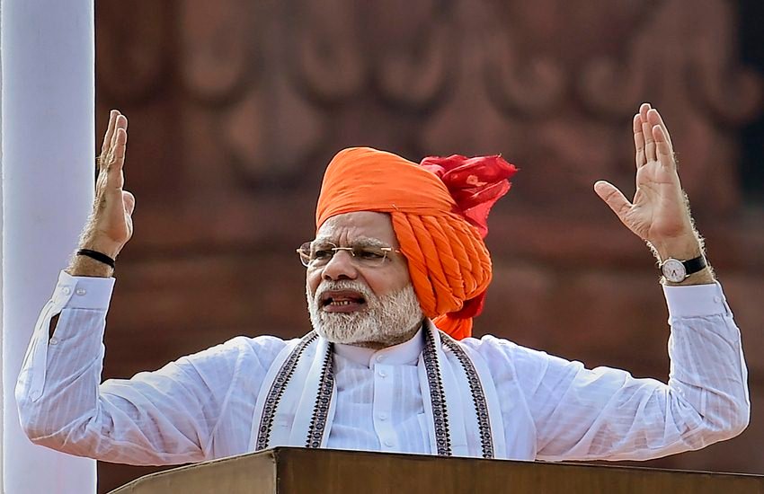 दिल्ली की सत्ता संभालने वाले पीएम मोदी को अगले साल होने वाले लोकसभा चुनाव जिताकर फिर से प्रधानमंत्री की कुर्सी पर बैठाने की तैयारी शुरू हो चुकी है। 