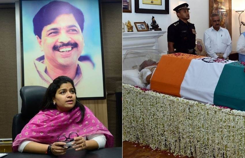 Atal Bihari Vajpayee: बीजेवाईएम की अध्यक्ष पूनम महाजन ने कहा है कि अटल जी का जाना युगांत है। (फोटोः फेसबुक/पीटीआई)