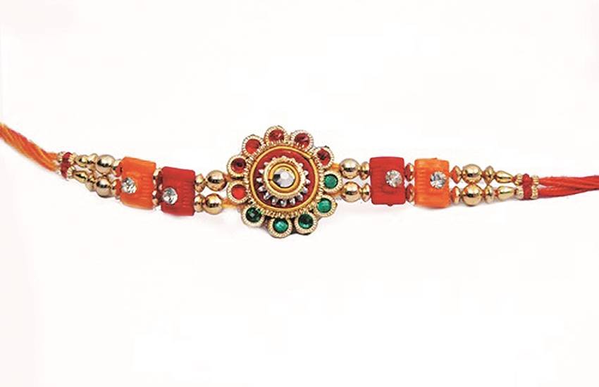 करीब एक पखवाड़े तक राखी के बाजार में पसीना बहाने वाले दुकानदारों का कहना है कि जीएसटी खत्म करने के फैसले ने उन्हें राहत दी है। 