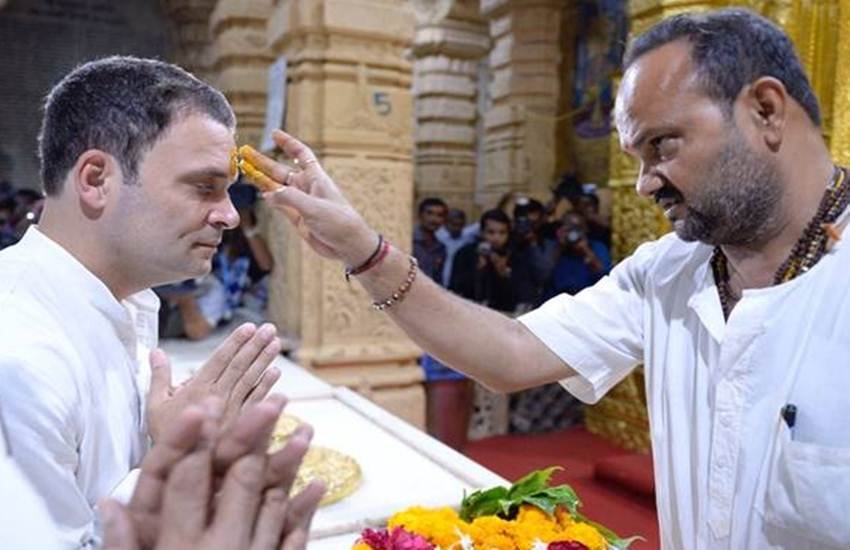 Rahul Gandhi Shiv Bhakt, Rahul Gandhi Shiv Devotee, Kailash Mansarovar Yatra, Rahul Gandhi, Kailash Mansarovar, Kailash Mansarovar Yatra 2018, Lord Shiva, Shiv Bhakt, Shiv Devotee, Janeudhaari, Congress, INC, Rahul Gandhi, Aircraft Accident, Karnatak Assembly Elections, Campaign, Rally, Thanks, Life, Save, China, MEA, External Affairs Ministry, National News, India News, Hindi News
