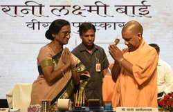 उप्र: योगी सरकार में मंत्री रीता बहुगुणा जोशी के खिलाफ गैरजमानती वारंट जारी, बढ़ सकती है मुश्किलें