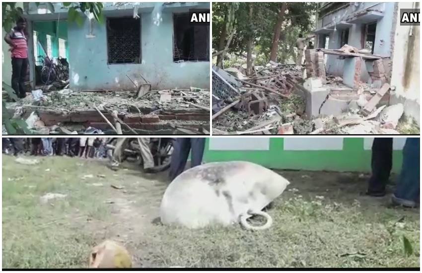 Crude Bomb Blast at Trinamool Congress office in West Bengal: धमाके में क्षतिग्रस्त टीएमसी कार्यालय की तस्वीरें। (Photos : ANI) Crude Bomb Blast at Trinamool Congress office in West Bengal: धमाके में क्षतिग्रस्त टीएमसी कार्यालय की तस्वीरें। (Photos : ANI)