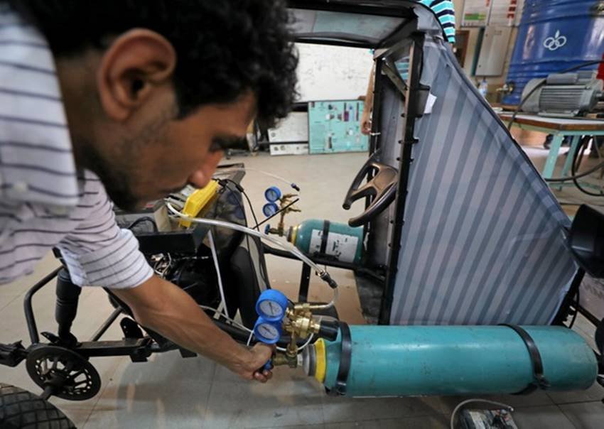 अब तक हवा से चलने वाली कार को लेकर लोग सपना देख रहे थे लेकिन इसे हकीकत में सड़कों पर दौड़ते हुए देखा जाएगा।