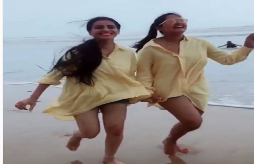 अभिनेत्री अक्षरा सिंह और अंजना सिंह। फोटो सोर्स - (इंस्टाग्राम, @anjana_singh)