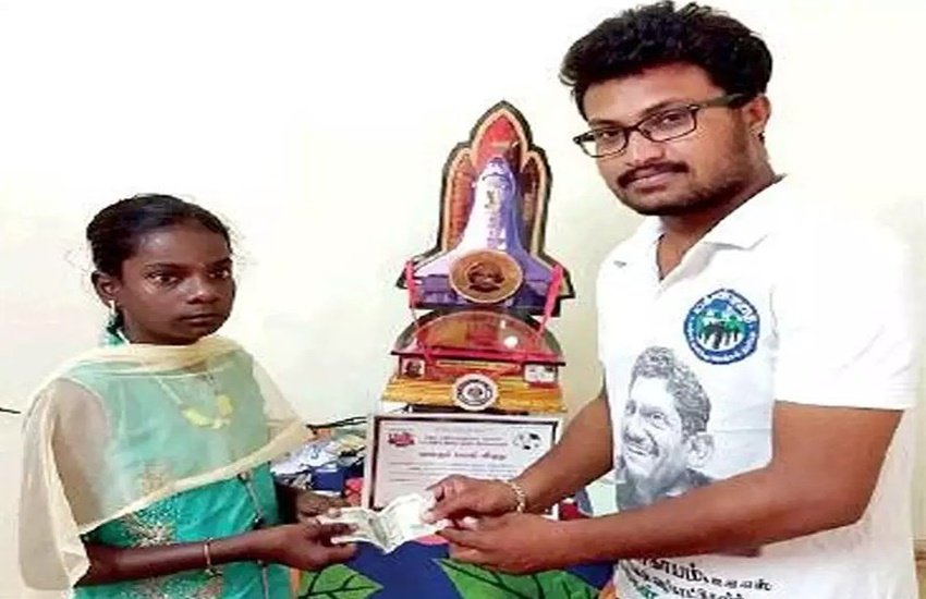 अक्षया ने दिल के इलाज के लिए जमा किए पैसे बाढ़ पीडि़तों की सहायता के लिए दान कर दिए (Photo: Twitter@Indiarealheroes)