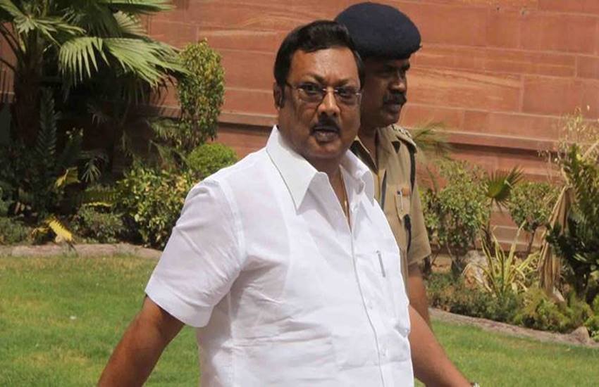 द्रमुक से निष्कासित नेता व पूर्व केंद्रीय मंत्री अलागिरी