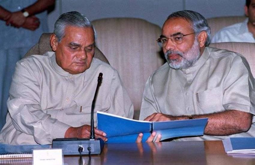गोधरा कांड के बाद वाजपेयी मोदी से काफी नाराज भी हुए और उन्हें राजधर्म का पालन करने की नसीहत दी थी।