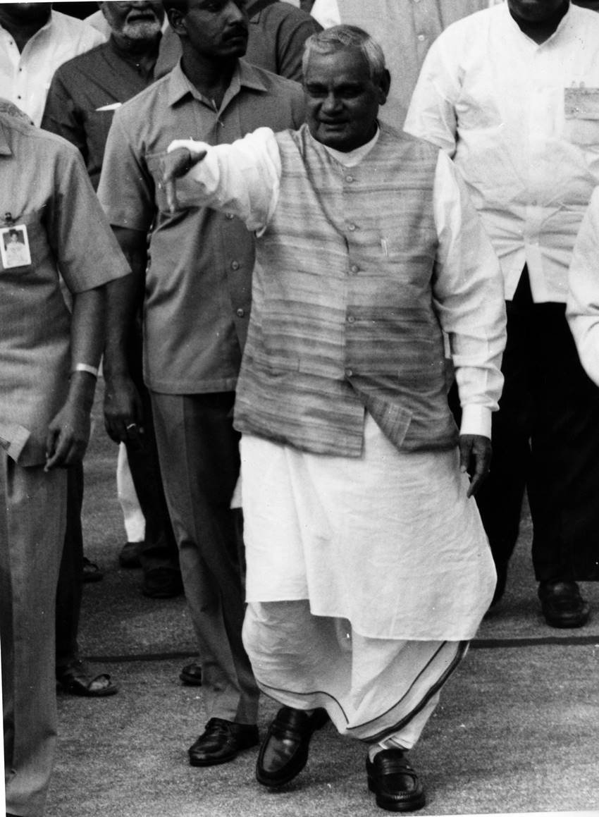 वह देश के तीन बार पीएम चुने गए थे।