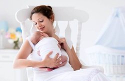 World Breastfeeding Week 2018: मां और बच्चे, दोनों के लिए इसलिए है जरूरी स्तनपान