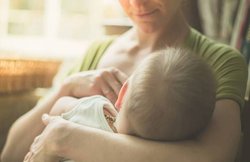 World Breastfeeding Week 2018: प्रसव के बाद होने वाली समस्याओं से तेजी से निजात दिलाता है स्तनपान, बच्चों की इम्यूनिटी रखता है मजबूत