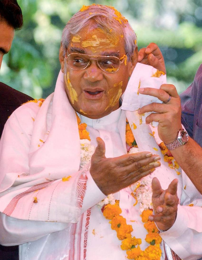 atal bihari vajpayee, atal bihari vajpayee now, atal bihari vajpayee death, atal bihari vajpayee death news, atal bihari vajpayee age, atal bihari vajpayee latest news, atal bihari vajpayee health, atal bihari vajpayee health news, atal bihari vajpayee health now, aiims, aiims news, atal bihari vajpayee aiims
