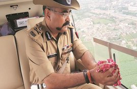 kanwar, kanwarias, kanwar yatra, dj music for kanwarias, up kanwarias, meerut police, cm yogi adityanath, kanwarias dj music, पुष्प वर्षा, कांवड़, कांवड़ यात्रा, अखिलेश यादव, मेरठ कांवड़ यात्रा, meerut news, Hindi news, News in Hindi, Jansatta