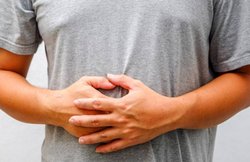 बरसात के मौसम में फूड प्वाइजनिंग से राहत दिलाते हैं ये 5 घरलेू नुस्खे