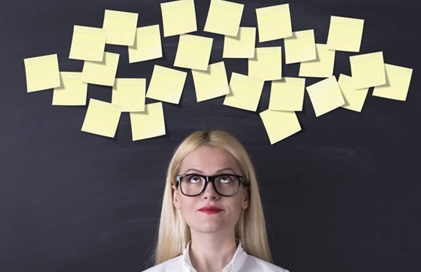 नियमित रूप से सोना चाहिए जिससे कि हमारा दिमाग शांत रहता है और हमारे दिमाग की सोचने की क्षमता बढ़ जाती है। 