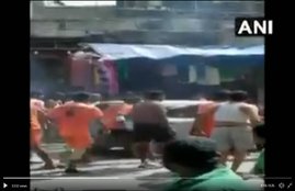 Muzaffarnagar, Muzaffarnagar news, Muzaffarnagar police, Muzaffarnagar kanwariya, kanwar, kanwar yatra, kanwariya, kanwariya vandalise car, Hindi news, News in Hindi, Jansatta