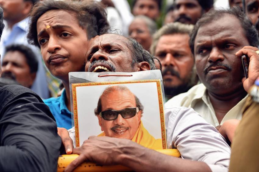 "karunanidhi, karunanidhi health, karunanidhi health live, karunanidhi health live updates, karunanidhi health condition, dmk chief, kalaignar karunanidhi, kauvery hospital, mk stalin, karunanidhi followers, live tamil news"