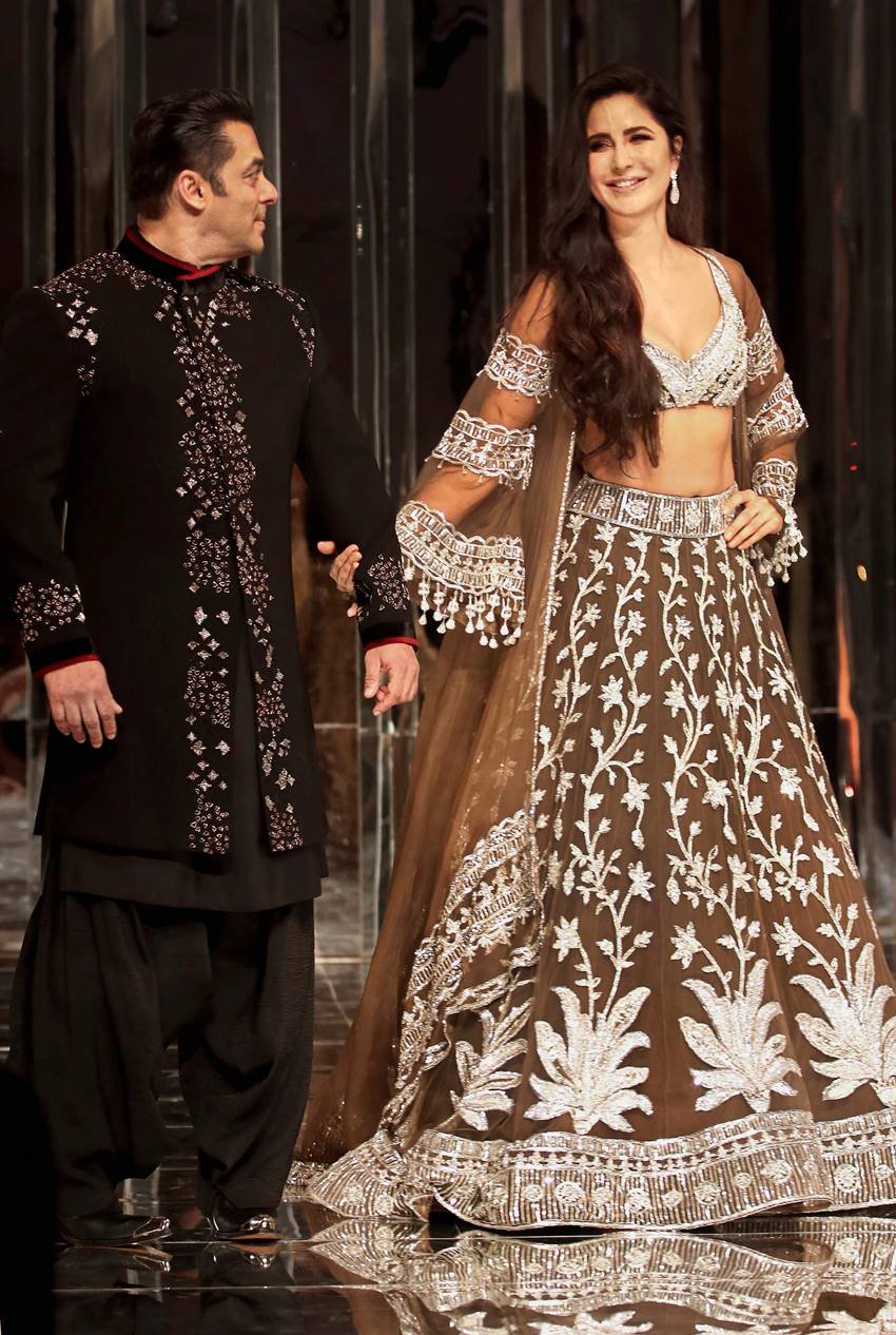 salman khan, katrina kaif, salman katrina, katrina salman, salman, katrina, salman katrina manish malhotra, katrina salman manish malhotra, manish malhotra fashion show, salman katrina photos, katrina salman images, salman katrina bharat, salman khan photos, katrina kaif photos, salman katrina showstopper