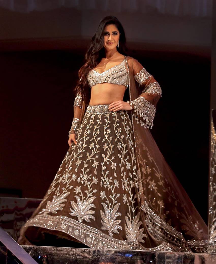salman khan, katrina kaif, salman katrina, katrina salman, salman, katrina, salman katrina manish malhotra, katrina salman manish malhotra, manish malhotra fashion show, salman katrina photos, katrina salman images, salman katrina bharat, salman khan photos, katrina kaif photos, salman katrina showstopper