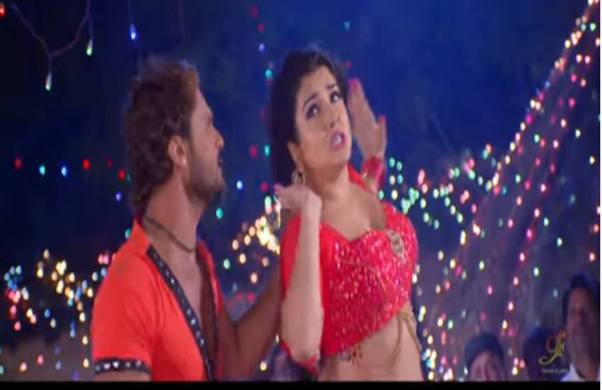 खेसारी लाल यादव और अभिनेत्री आम्रपाली दूबे
फोटो सोर्स -वीडियो स्क्रीनशॉट खेसारी लाल यादव और अभिनेत्री आम्रपाली दूबे
फोटो सोर्स -वीडियो स्क्रीनशॉट