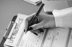 लाइफ इंश्योरेंस लेकर भी पड़ सकता है पछताना, इन 10 कारणों से रिजेक्ट हो सकता है क्लेम