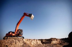 एमपी: रेत माफिया की दबंगई, अवैध खनन रोकने गए अधिकारी को ट्रैक्‍टर के नीचे कुचला