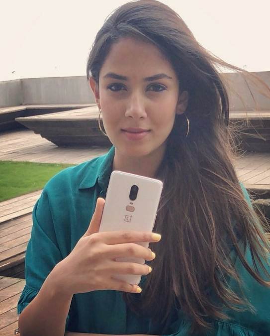 mirarajput, mirarajput humshakal, mirarajput lookalike is nepal beauty queen, nepal beauty queen Missnepal, Missnepal shrinkhala khatiwada, shrinkhalakhatiwada, mirarajput instagram