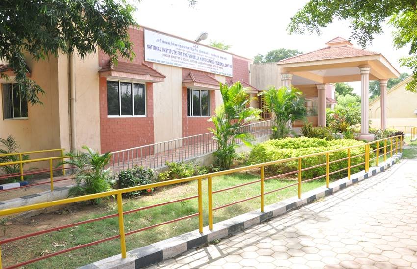 देहरादून स्थित राष्ट्रीय दृष्टि बाधितार्थ संस्थान (Photo-nivhrc-chen.org)