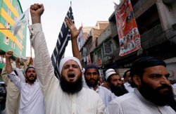 पाकिस्तान: पोलिंग अफसर का दावा, वोटों की हेराफेरी के लिए सुरक्षाबलों ने किया था अगवा