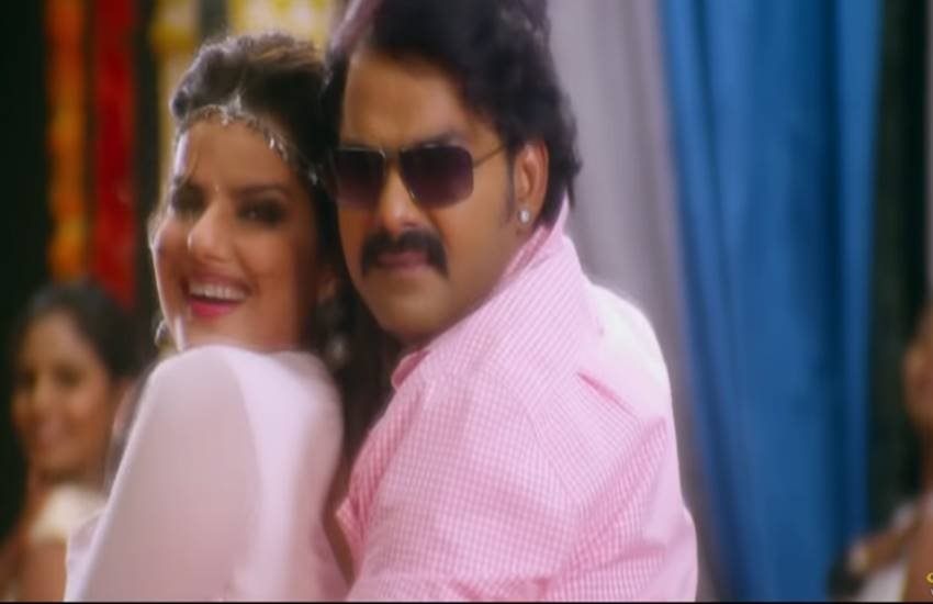 'लगइले बानी बोरोप्लस' गाना इंटरनेट पर धमाल मचा रहा है।
फोटो सोर्स - वीडियो स्क्रीनशॉट 'लगइले बानी बोरोप्लस' गाना इंटरनेट पर धमाल मचा रहा है।
फोटो सोर्स - वीडियो स्क्रीनशॉट