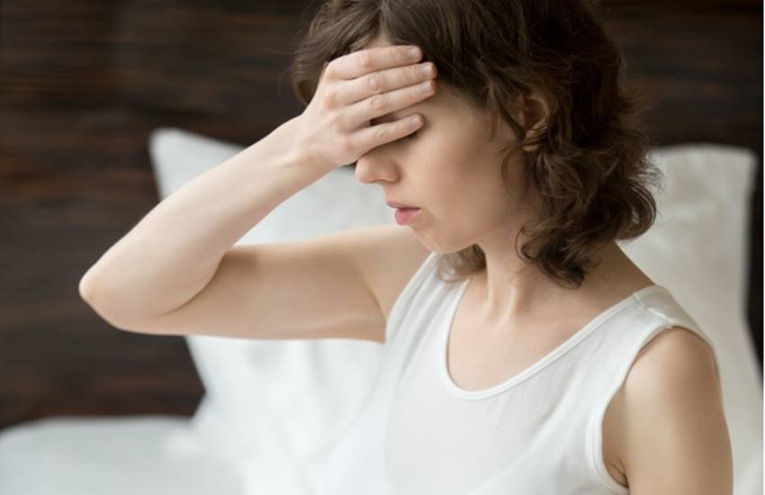 गर्भावस्था के दौरान बालों के झड़ने की समस्या आम है। गर्भावस्था के दौरान बालों के झड़ने की समस्या आम है।