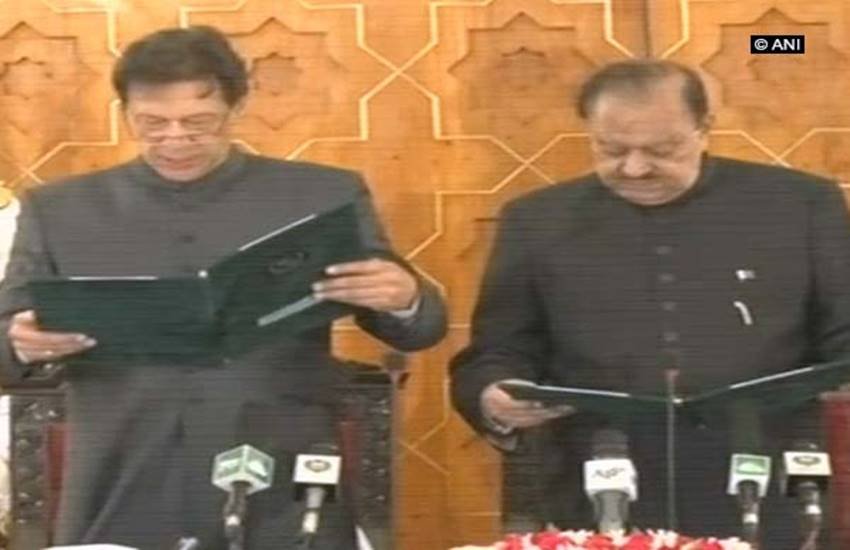 imran khan, pakistan pm Imran khan, imran khan oath taking ceremony, imran khan swearing in ceremony, pti, pti chief, pti chairman, navjot singh sidhu, Pakistan, Islamabad, Hindi news, News in Hindi, Jansatta