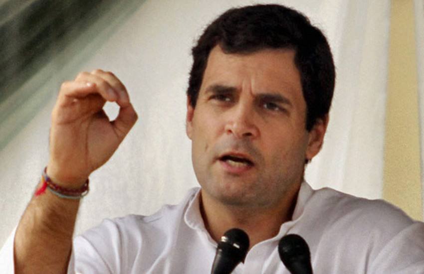 कांग्रेस अध्यक्ष राहुल गांधी ने डॉलर के मुकाबले रुपए की कीमत अब तक सबसे निचले स्तर पर चले जाने को लेकर मंगलवार को ट्वीट किया कि इस ऐतिहासिक गिरावट के साथ रुपए ने ‘सर्वोच्च नेता’ को अविश्वास का झटका दिया है।