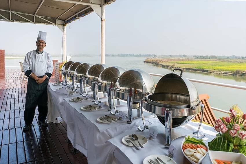 cruise ship, Varanasi, cruise ship , RBN rajmahal,Bollywood News, Bollywood News in Hindi, News in Hindi, Entertenment news in Hindi, crime news, naitonal news, international news, trending news, twitter news, Viral story in Hindi, Latest news in Hindi, Jansatta