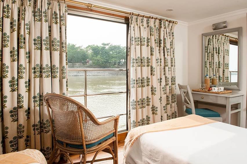 cruise ship, Varanasi, cruise ship , RBN rajmahal,Bollywood News, Bollywood News in Hindi, News in Hindi, Entertenment news in Hindi, crime news, naitonal news, international news, trending news, twitter news, Viral story in Hindi, Latest news in Hindi, Jansatta