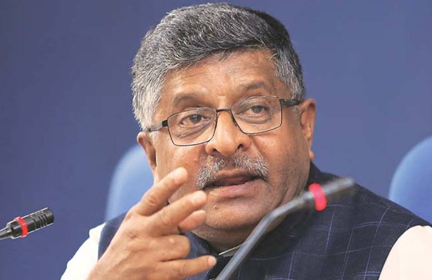 प्रसाद ने कहा कि ऐसा पहली बार हुआ था कि संसद में दिए गए किसी बयान को फ्रांस सरकार ने गलत बताया हो।