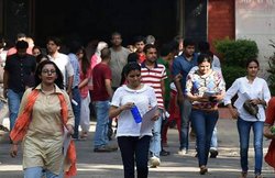 RRB Railway Group D 2018 Exam Date: ग्रुप डी भर्ती परीक्षा 17 सितंबर से, जानिए CBT और PET का पूरा ब्यौरा