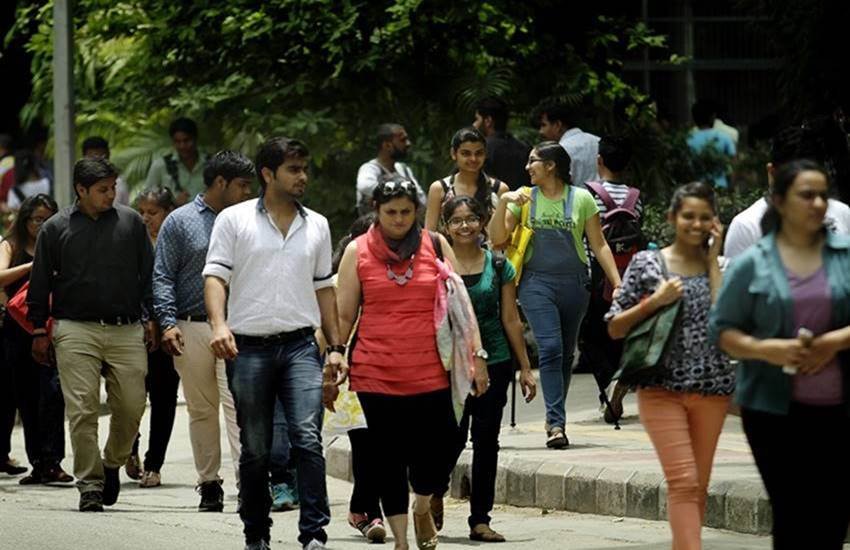 RRB Group C ALP, Technician Admit Card 2018: एडमिट कार्ड डाउनलोड करने के लिए आप RRB की 21 वेबसाइट्स पर लॉगइन कर सकते हैं।
