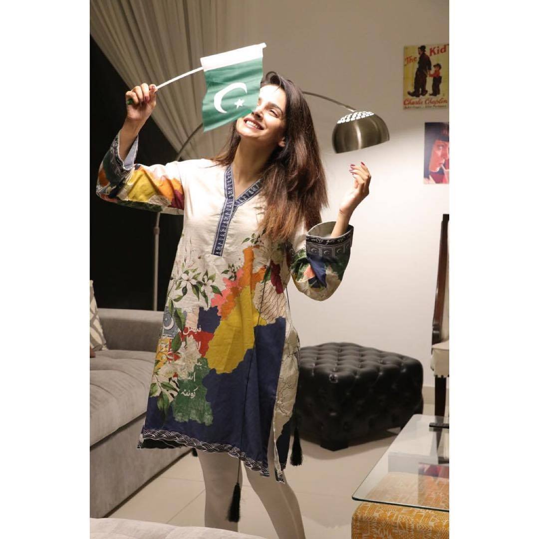 saba qamar, Hindi Medium Actress saba qamar, saba qamar smokings pic, pakistan actress saba qamar, pakistani independence day