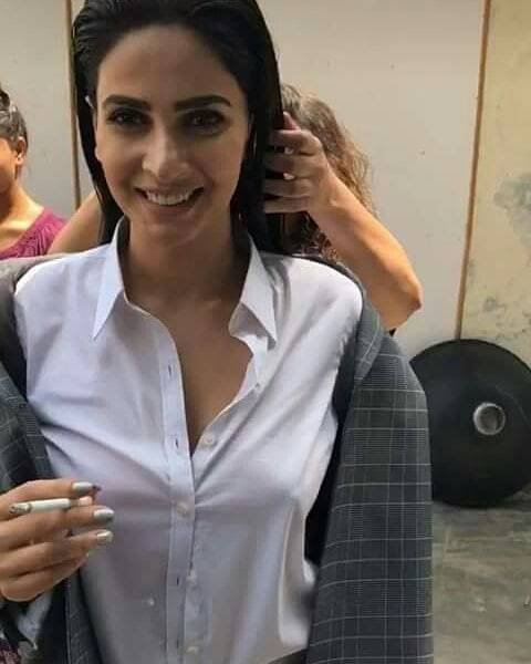 saba qamar, Hindi Medium Actress saba qamar, saba qamar smokings pic, pakistan actress saba qamar, pakistani independence day