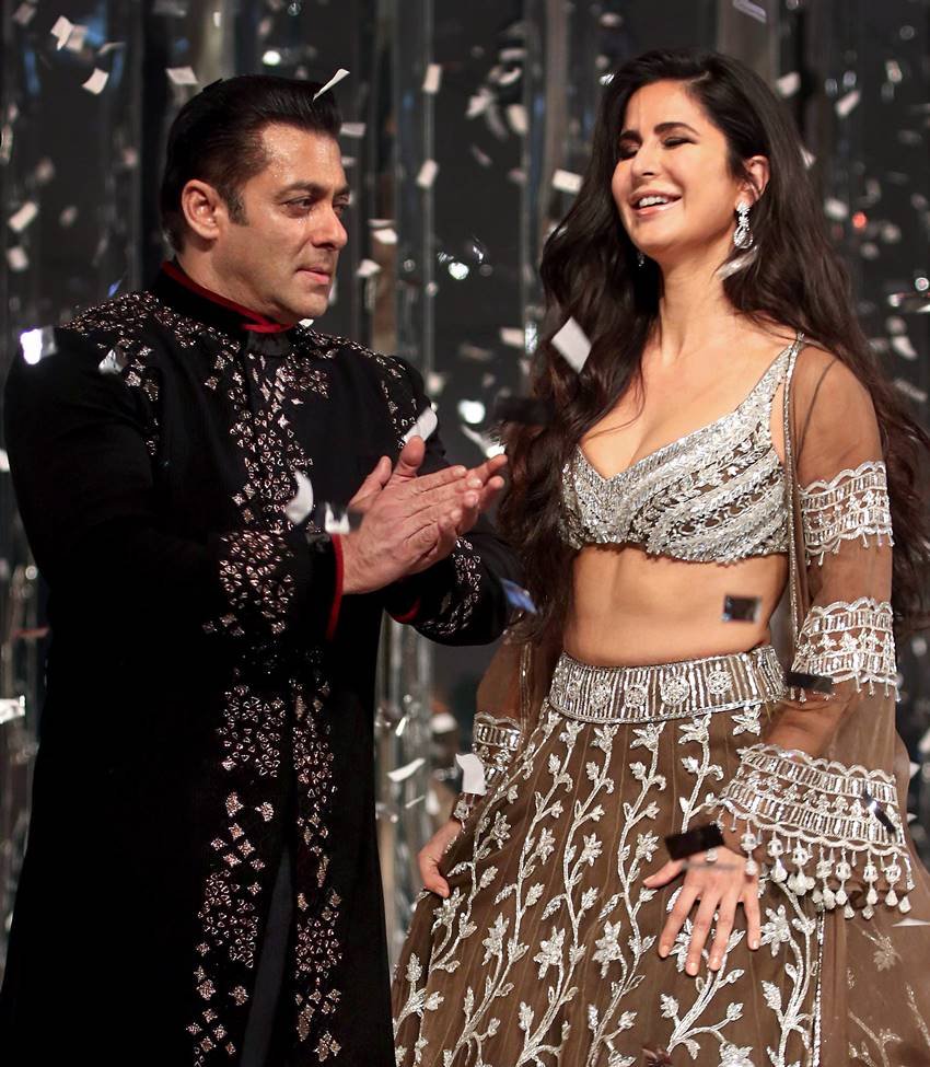 salman khan, katrina kaif, salman katrina, katrina salman, salman, katrina, salman katrina manish malhotra, katrina salman manish malhotra, manish malhotra fashion show, salman katrina photos, katrina salman images, salman katrina bharat, salman khan photos, katrina kaif photos, salman katrina showstopper
