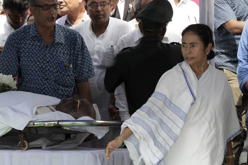 buddhadeb bhattacharya, bollywood celebrities who have donated their organs, rani mukherjee, aamir khan kiran rao, "Kolkata news, Kolkata latest news, Kolkata news live, Kolkata news today, Today news Kolkata, Somnath Chatterjee,Organ donation,Jyoti Basu,Buddhadeb Bhattacharya,Anil Basu