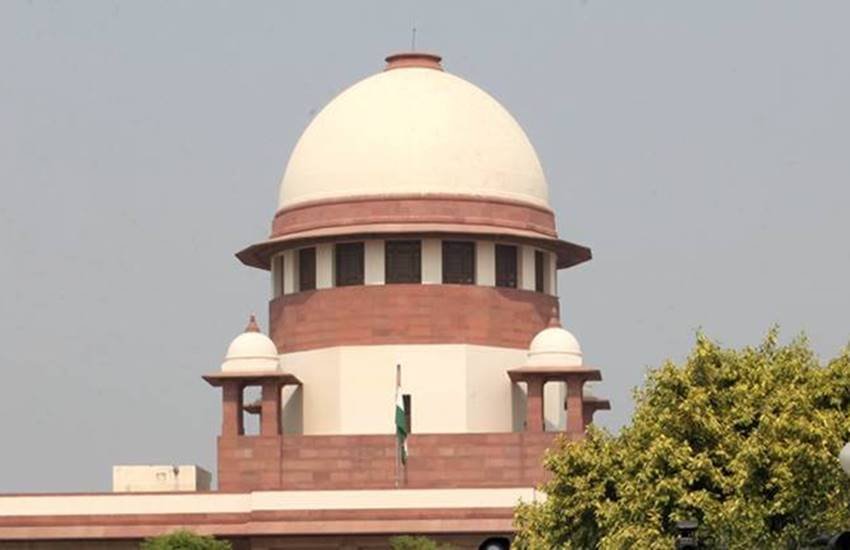 मंगलवार को प्रधान न्यायाधीश के नेतृत्व वाले संविधान पीठ ने साफ कहा कि राजनीति में अपराधीकरण सड़ांध का रूप ले चुका है।