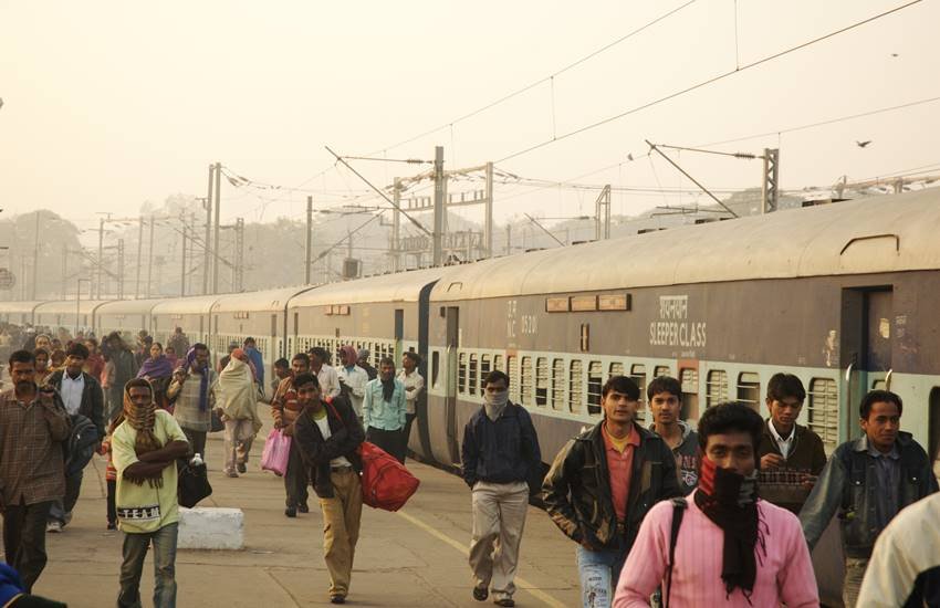 महत्वपूर्ण स्टेशनों पर क्रिस-क्रॉस से बचने के लिए महत्वपूर्ण ट्रेनों के टर्मिनल बदल दिए गए हैं।