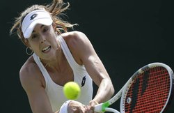 यूएस ओपन में महिला खिलाड़ी ने कोर्ट पर शर्ट बदली, छिड़ी बहस