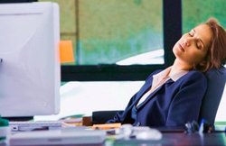 30’s में पहुंच चुकीं महिलाएं अपनी हेल्थ को लेकर अकसर करती हैं ऐसी गलतियां, हो जाएं सावधान